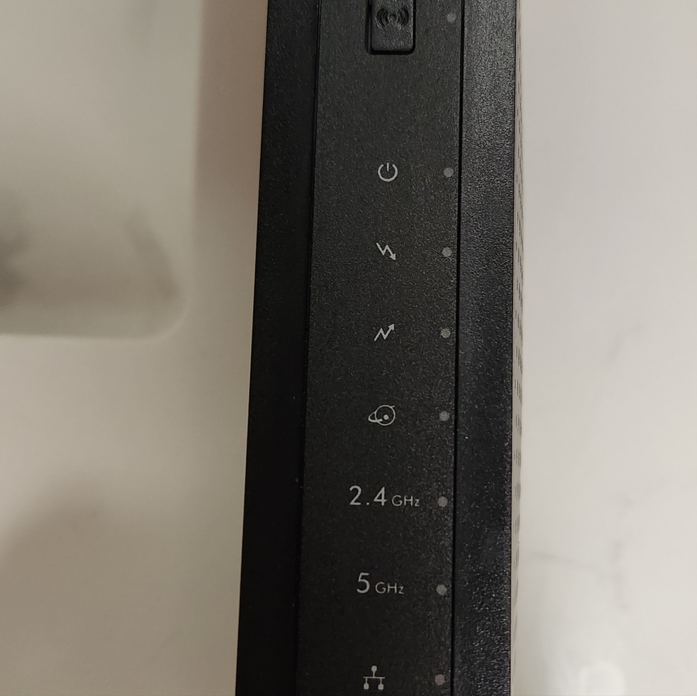 NETGEAR WiFi Cable Modem Router - Picture 5 of 5